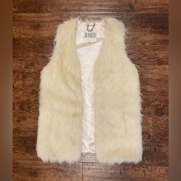 BB Dakota Scotlyn Faux Fur Vest Off White Cream With Pockets XS - Picture 2 of 7